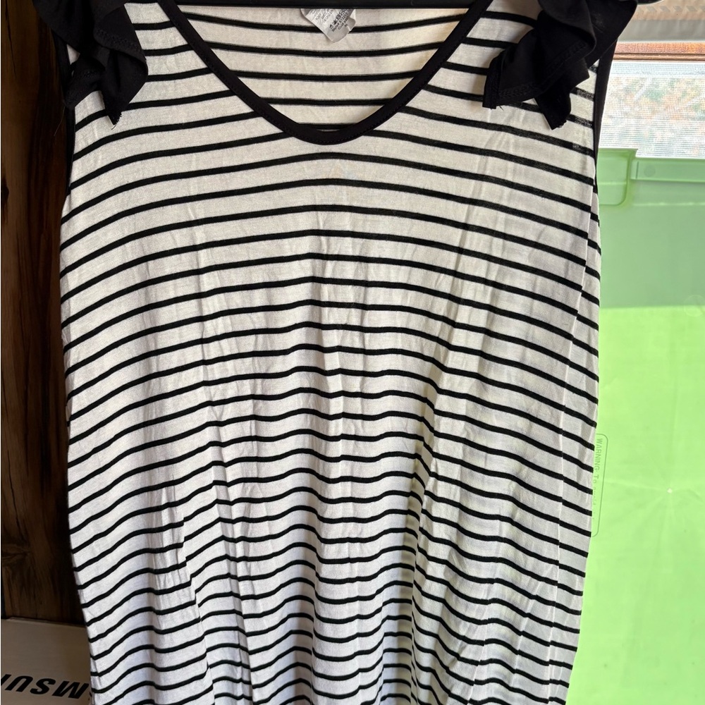 Black and White Striped Sleeveless Top by Heimish USA. Size M.
